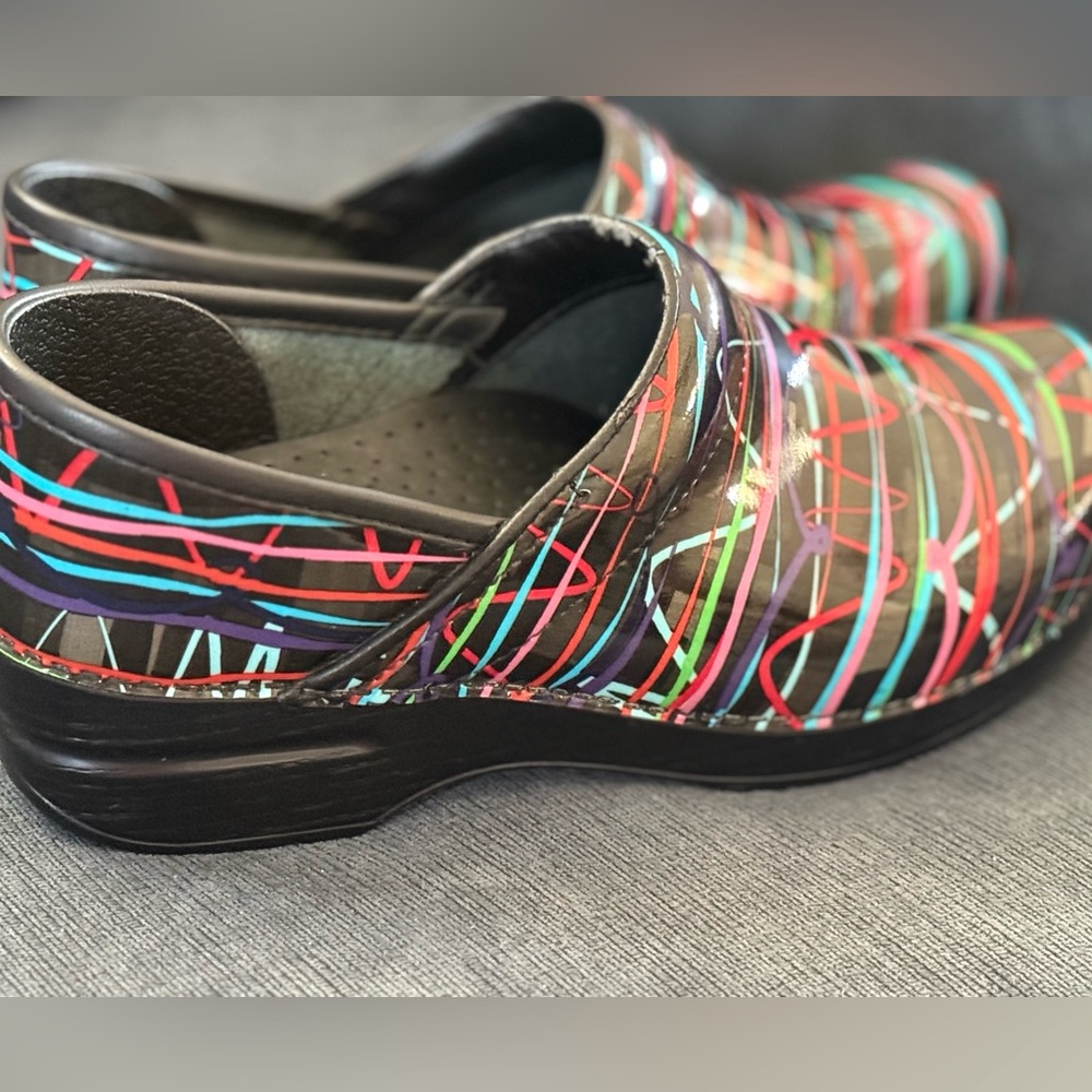 Dansko Professional clogs in “Streamers” SZ EU 39 US 8.5